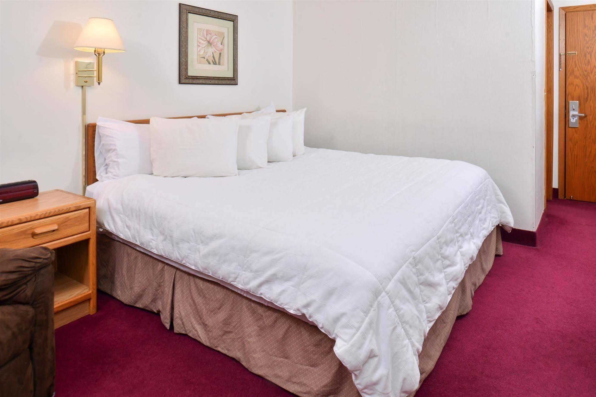 Sauk River Inn & Suites, A Travelodge By Wyndham Sauk Centre Экстерьер фото