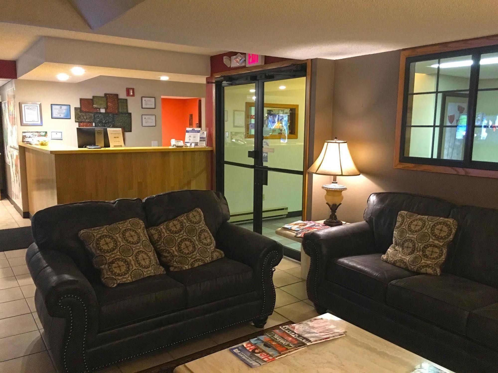 Sauk River Inn & Suites, A Travelodge By Wyndham Sauk Centre Экстерьер фото